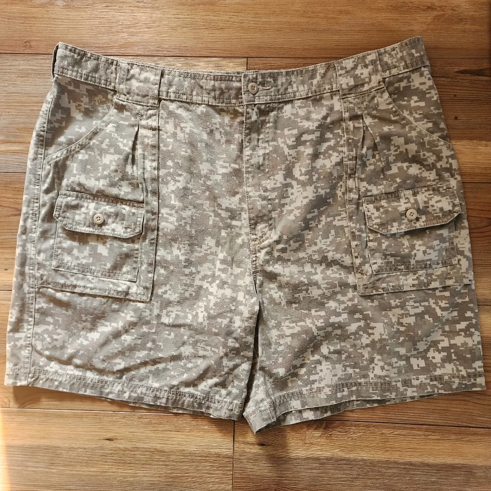 Cabela's Cargo Shorts Mens 42 Digital Camo 7 Pocket Hiker
